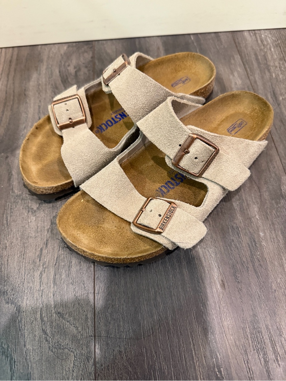 Women's Birkenstock Arizona Soft Footbed Sandal size 35 in Taupe